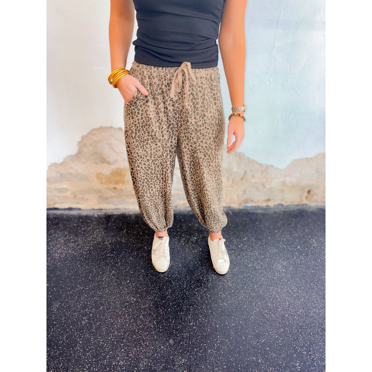 Weekend Roar Joggers