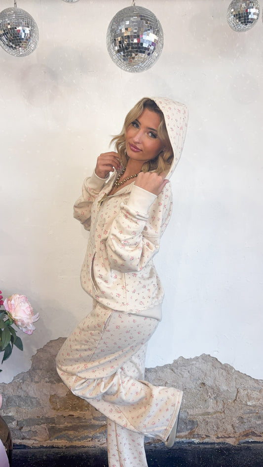 Flirty and floral set